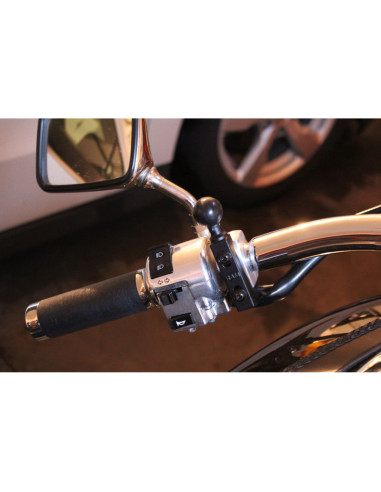 RAM® Motorcycle Brake/Clutch Reservoir Mount with Diamond Plate - Medium