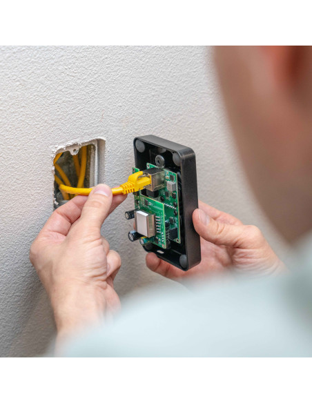 GDS® Uni-ConnT Powered Wall Dock with PoE