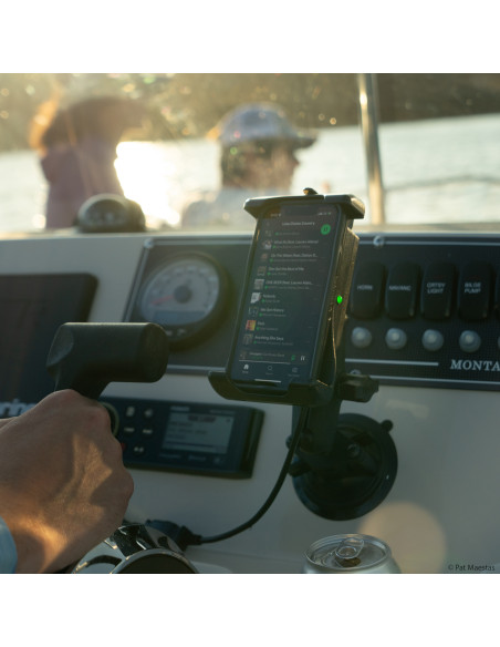 RAM® Quick-GripT 15W Waterproof Wireless Charging Holder with Ball