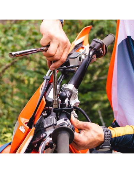 RAM® Handlebar U-Bolt Base for Rails 0.5" to 1.25" in Diameter - B Size