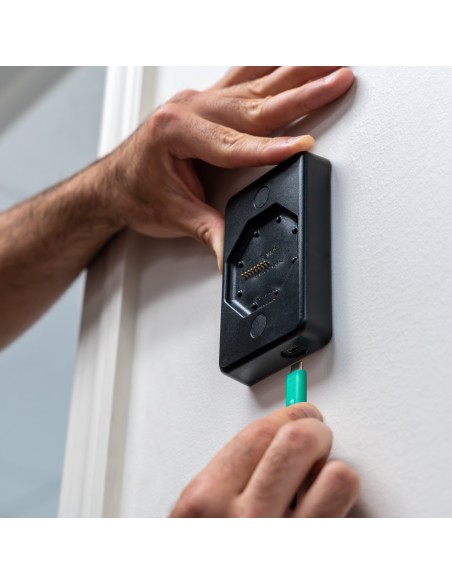 GDS® Uni-ConnT Powered Wall Dock with USB-C